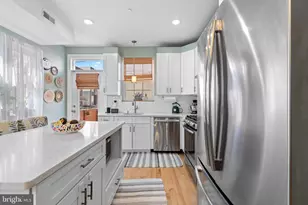 1940 S 6th St, Philadelphia, PA 19148 - Photo 9