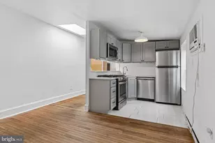 2105 Green St, Philadelphia, PA 19130 - Photo 5