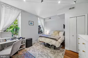 302 Lombard St, Philadelphia, PA 19147 - Photo 13