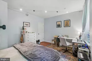 302 Lombard St, Philadelphia, PA 19147 - Photo 15