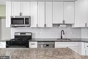 332 W Queen Ln, Philadelphia, PA 19144 - Photo 7