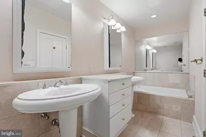 1512 Spruce #PH-2702, Philadelphia, PA 19102 - Photo 21