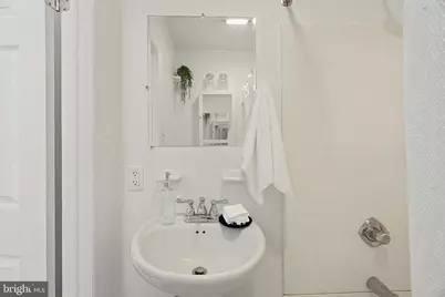 1109 Spruce Street #1F, Philadelphia, PA 19107 - Photo 11