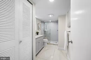 241 S 6th St, Philadelphia, PA 19106 - Photo 31