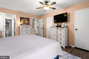 5025 S Convent Ln, Philadelphia, PA 19114 - Photo 15