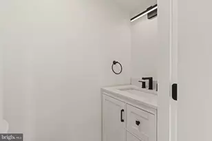 174 Lauriston St, Philadelphia, PA 19128 - Photo 11