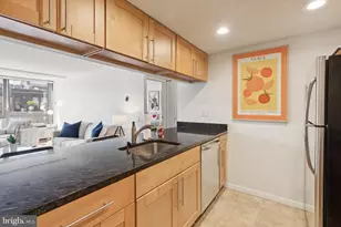 241 S 6th St, Philadelphia, PA 19106 - Photo 7