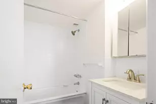 2135 Walnut St, Philadelphia, PA 19103 - Photo 15