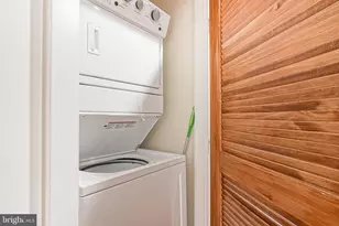 1926 Bainbridge St, Philadelphia, PA 19146 - Photo 9