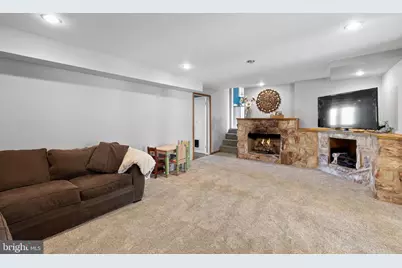 1044 Bloomfield Avenue, Philadelphia, PA 19115 - Photo 15