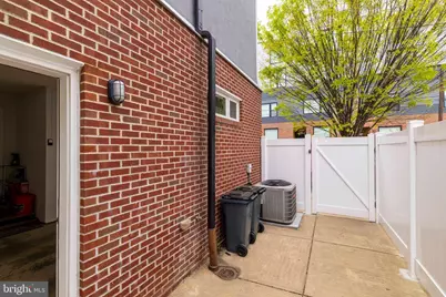 924 N 27th Street, Philadelphia, PA 19130 - Photo 23