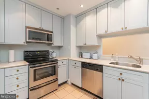 1731 Wallace St, Philadelphia, PA 19130 - Photo 5