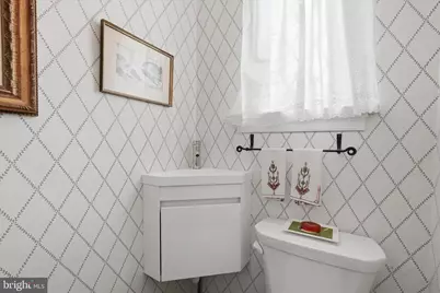 233 E Evergreen Avenue, Philadelphia, PA 19118 - Photo 7