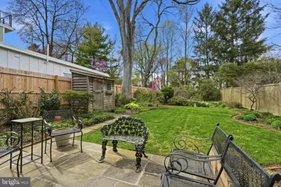 233 E Evergreen Avenue, Philadelphia, PA 19118 - Photo 17