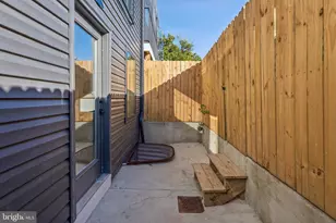 739 N Capitol St, Philadelphia, PA 19130 - Photo 57