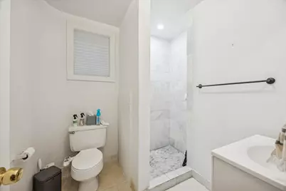 142 N 21st Street, Philadelphia, PA 19103 - Photo 3
