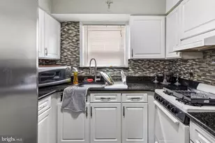 321 N 19th St, Philadelphia, PA 19103 - Photo 11