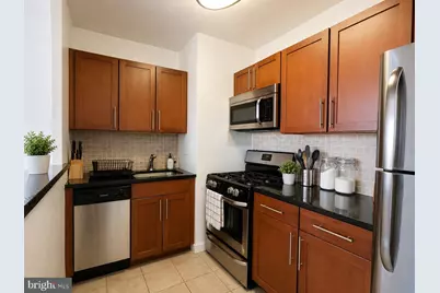 200 Locust Street #4CN, Philadelphia, PA 19106 - Photo 3