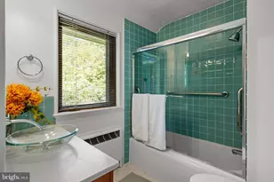 126 W Gravers Ln, Philadelphia, PA 19118 - Photo 33