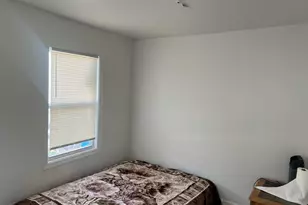 2536 N Warnock St, Philadelphia, PA 19133 - Photo 5