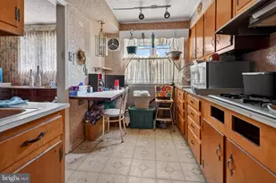 8411 Thouron Ave, Philadelphia, PA 19150 - Photo 15