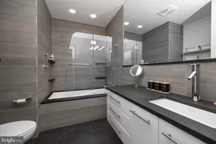420 S 11th St, Philadelphia, PA 19147 - Photo 21