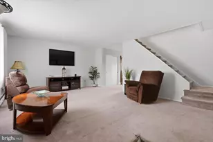 10915 Heflin Rd, Philadelphia, PA 19154 - Photo 3