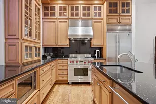 915 Clinton St, Philadelphia, PA 19107 - Photo 7