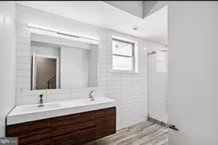 2620 Emerald St, Philadelphia, PA 19125 - Photo 13