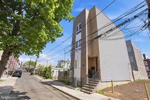 2010 N 8th St, Philadelphia, PA 19122 - Photo 3