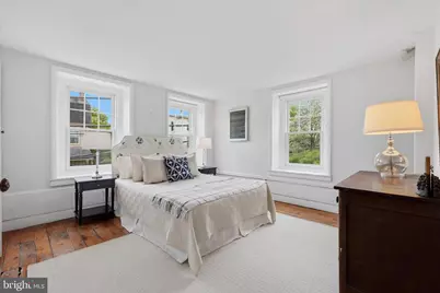 23 W Gravers Lane, Philadelphia, PA 19118 - Photo 19