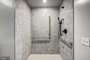 1325 N Beach St, Philadelphia, PA 19125 - Photo 13