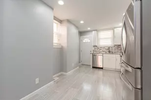 1740 Sigel St, Philadelphia, PA 19145 - Photo 3