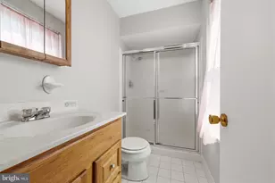 9925 Wingtip Rd, Philadelphia, PA 19115 - Photo 15