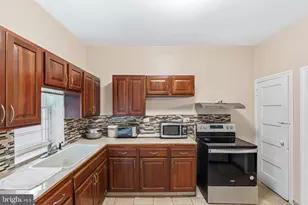 7056 Saybrook Ave, Philadelphia, PA 19142 - Photo 11