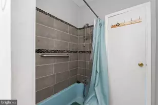 7056 Saybrook Ave, Philadelphia, PA 19142 - Photo 13