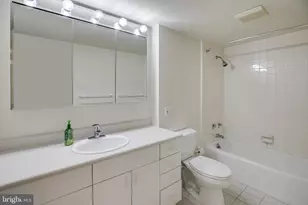 604 S Washington Square, Philadelphia, PA 19106 - Photo 11