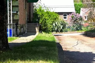 7382 Shelbourne St, Philadelphia, PA 19111 - Photo 3