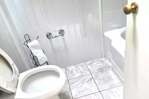 7382 Shelbourne St, Philadelphia, PA 19111 - Photo 23