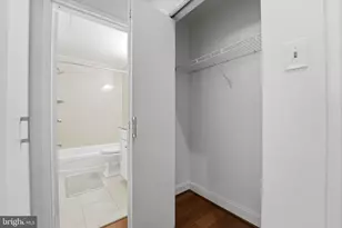 2429 Locust St, Philadelphia, PA 19103 - Photo 17