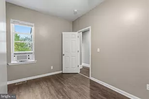 1109 W Silver St, Philadelphia, PA 19133 - Photo 17