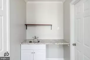 870 N 19th St, Philadelphia, PA 19130 - Photo 39