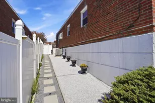 748 Hill Rd, Philadelphia, PA 19128 - Photo 25