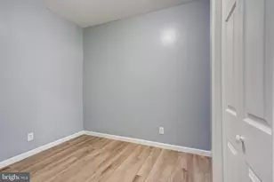 2010 S Chadwick St, Philadelphia, PA 19145 - Photo 9