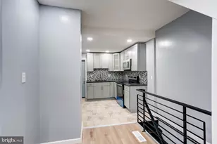 2010 S Chadwick St, Philadelphia, PA 19145 - Photo 5