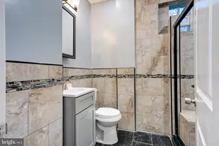 2010 S Chadwick St, Philadelphia, PA 19145 - Photo 15