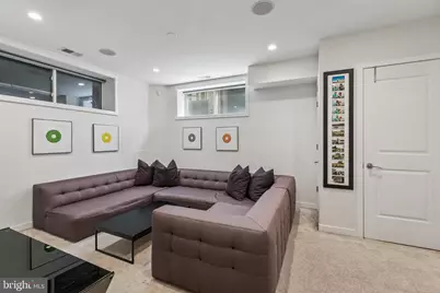 811 S 20th Street #B, Philadelphia, PA 19146 - Photo 35