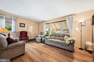 2345 Griffith St, Philadelphia, PA 19152 - Photo 5