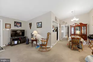 139 Dimarco Dr, Philadelphia, PA 19154 - Photo 3