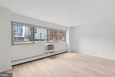 2101 Chestnut Street #324-R, Philadelphia, PA 19103 - Photo 3